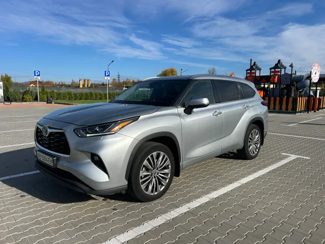 Toyota Highlander - фото 1