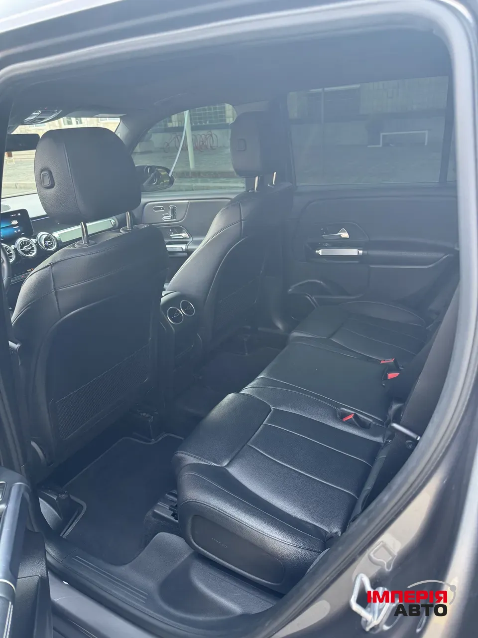 Mercedes-Benz GLB - фото 10