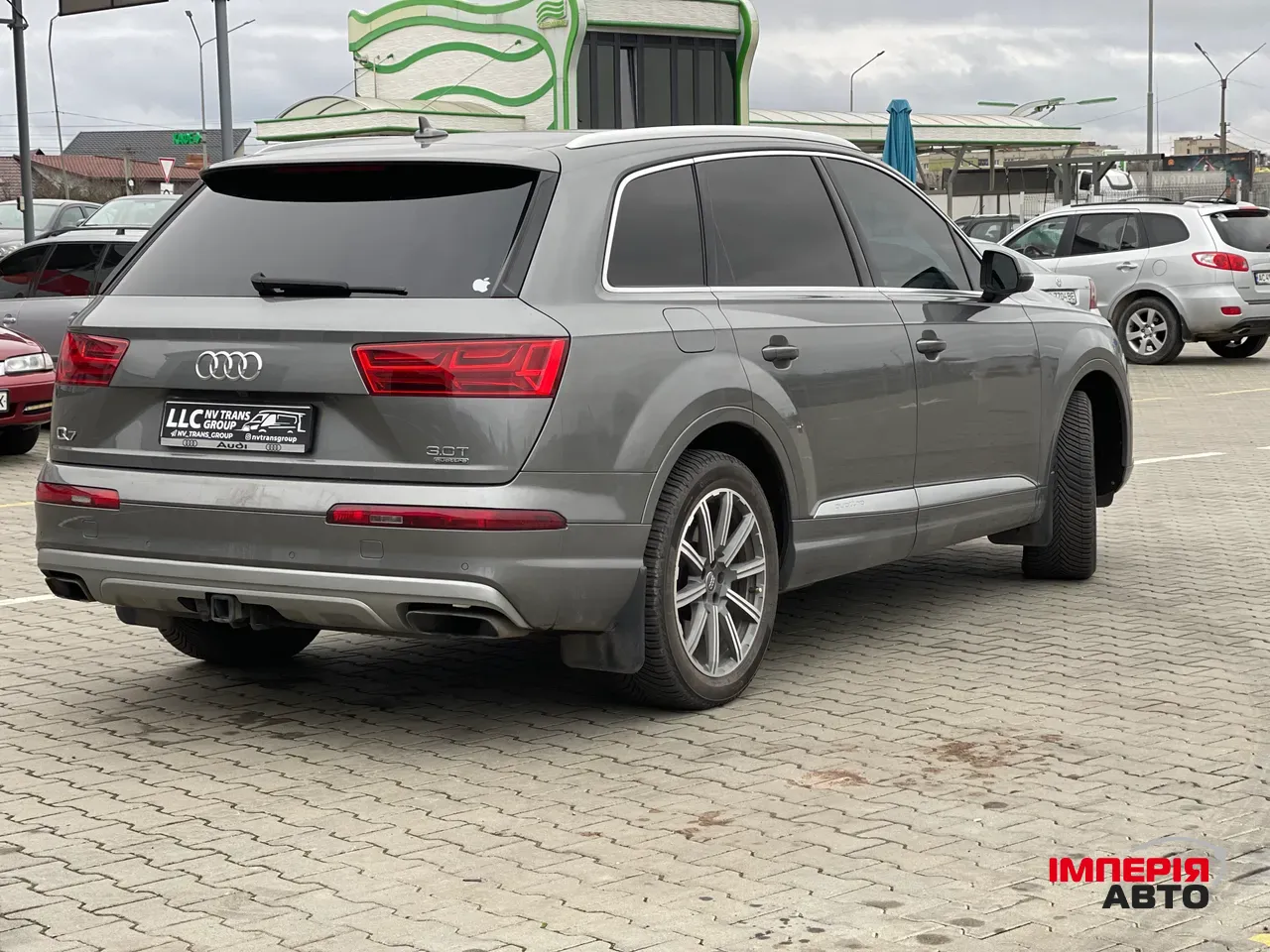 Audi Q7 - фото 10