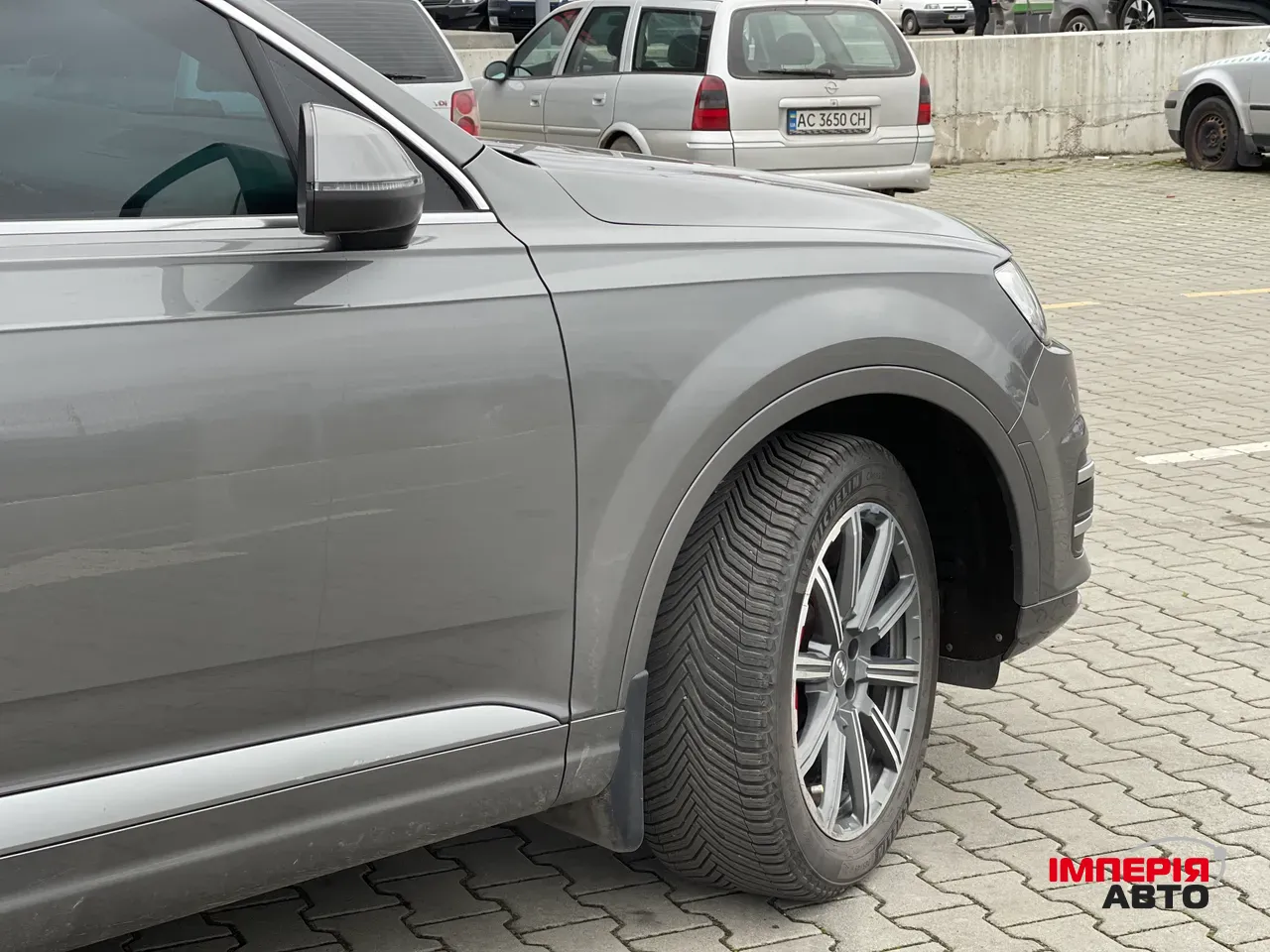 Audi Q7 - фото 8