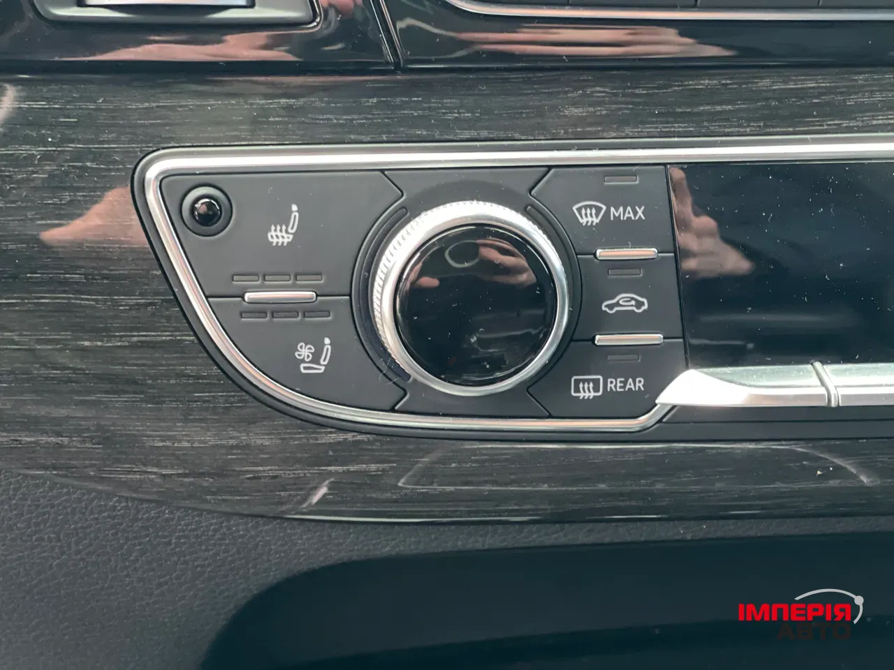 Audi Q7 - фото 45