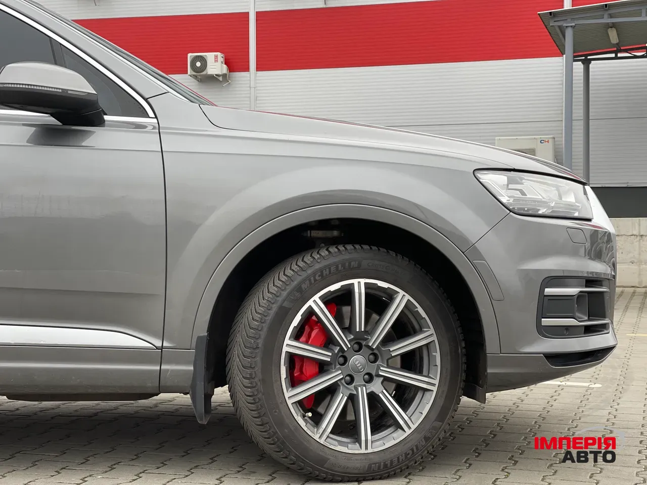 Audi Q7 - фото 6