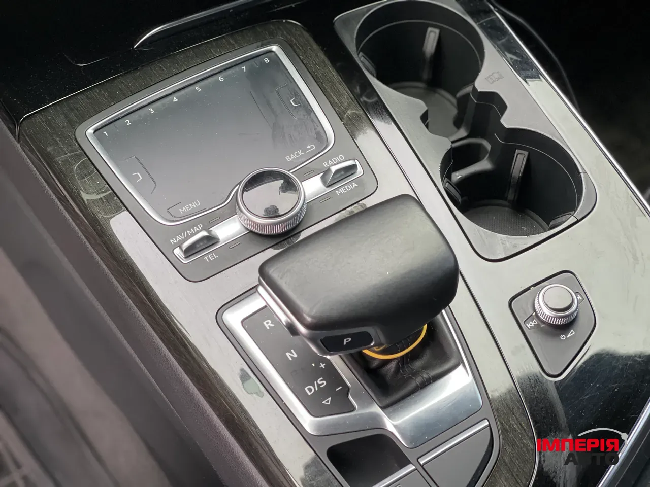 Audi Q7 - фото 43