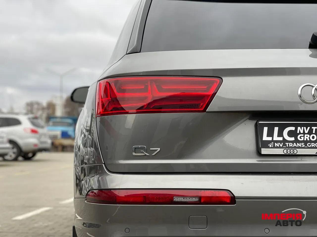 Audi Q7 - фото 30