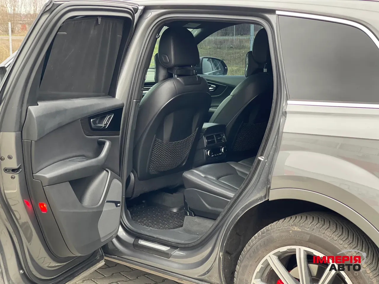 Audi Q7 - фото 52