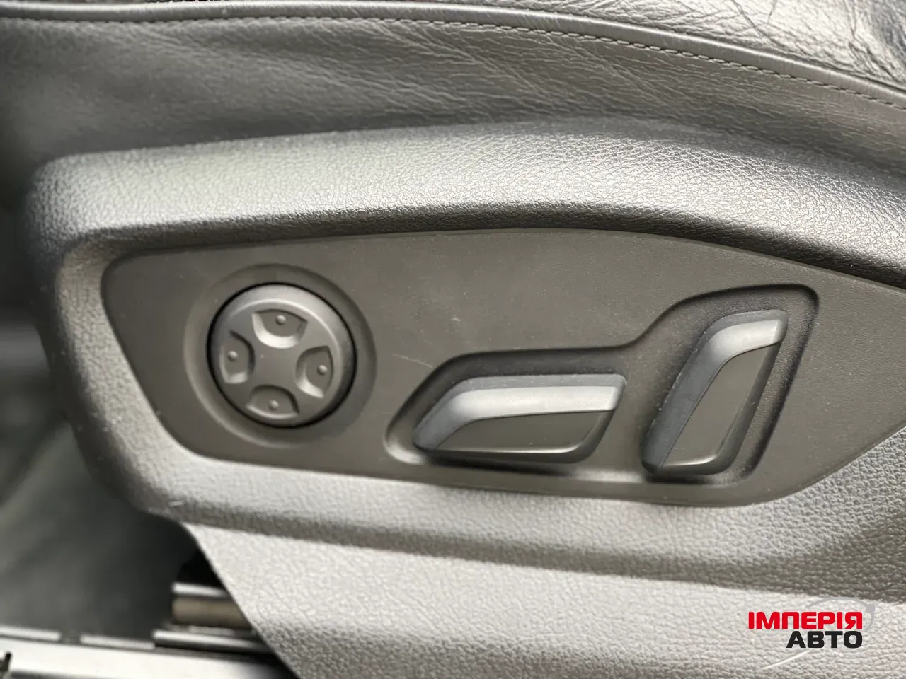 Audi Q7 - фото 50