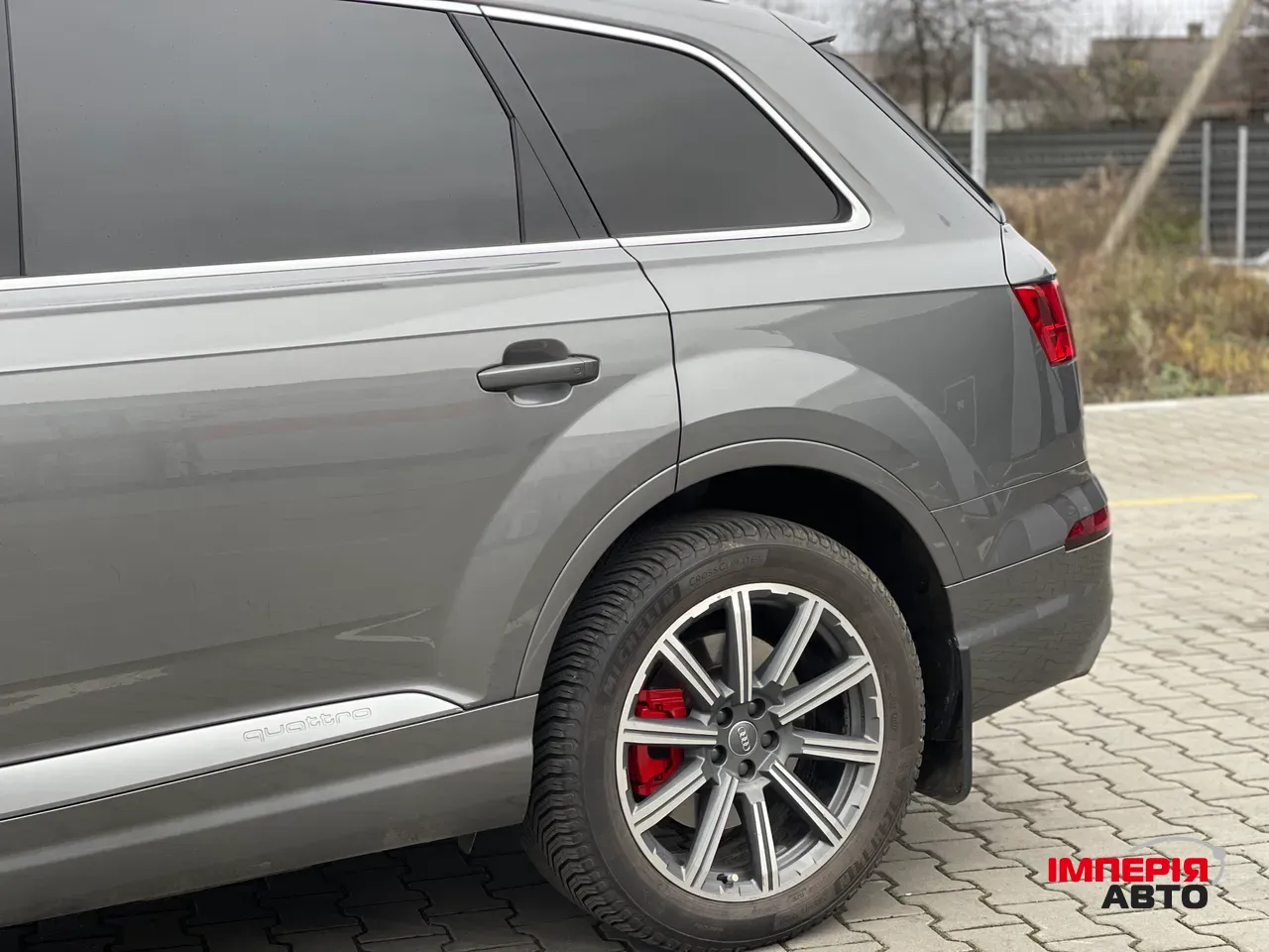 Audi Q7 - фото 16