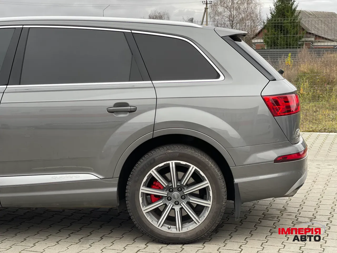 Audi Q7 - фото 14