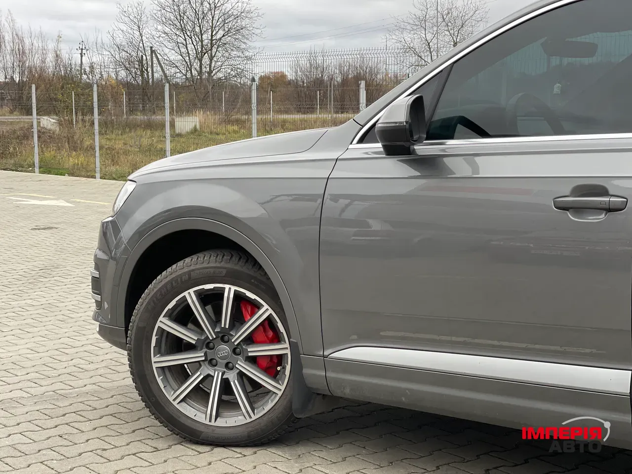 Audi Q7 - фото 17