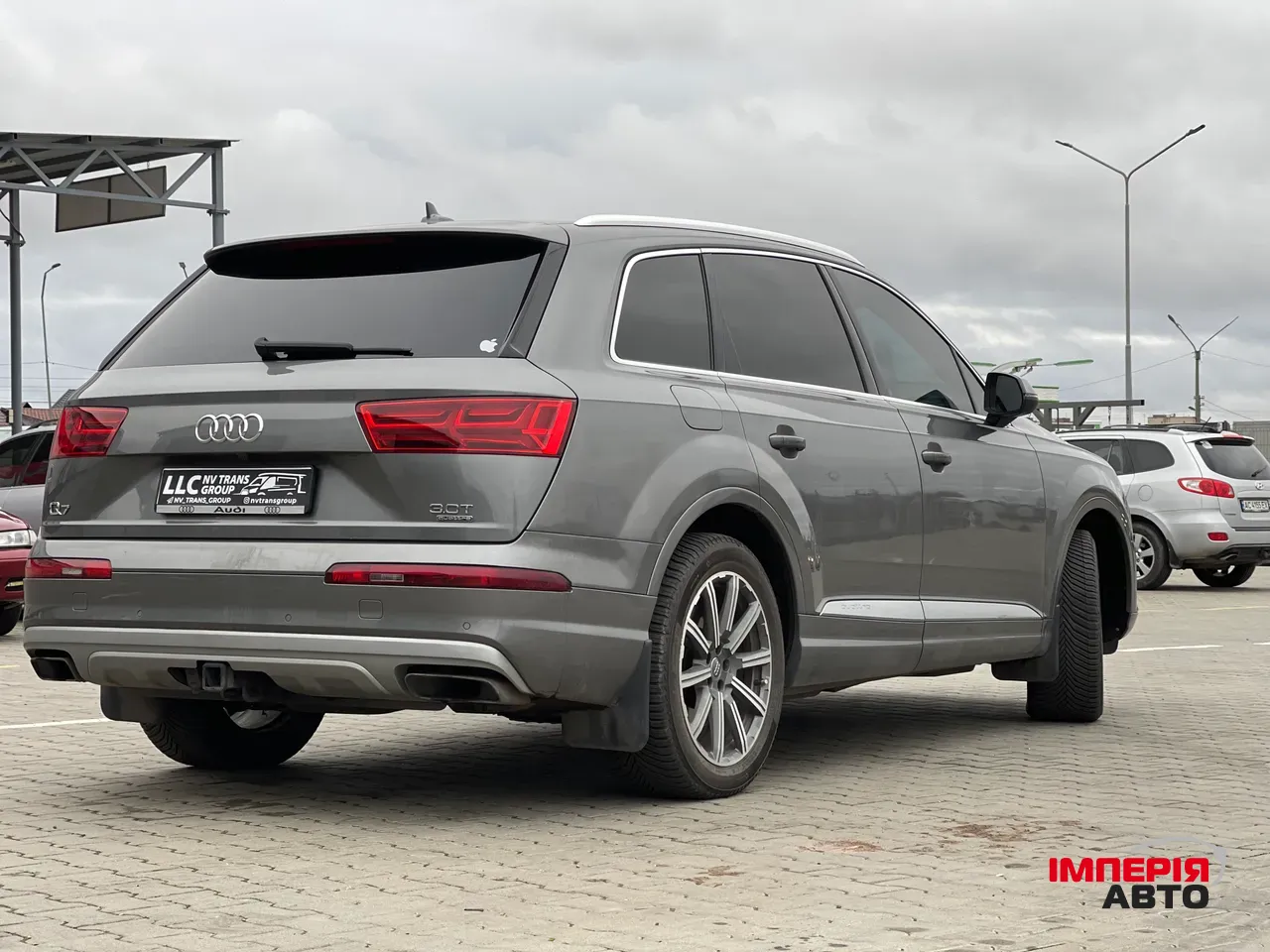Audi Q7 - фото 11