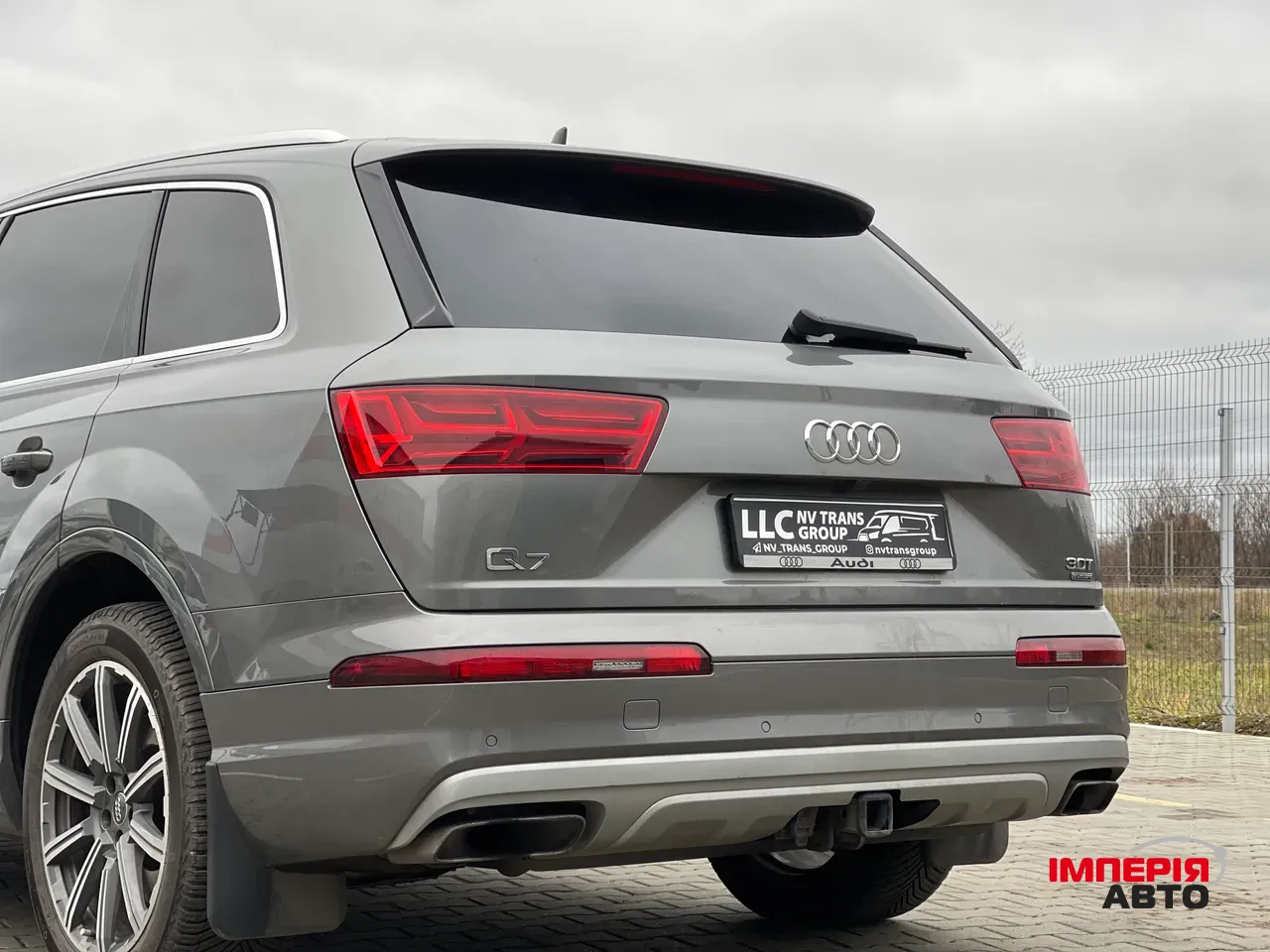 Audi Q7 - фото 13