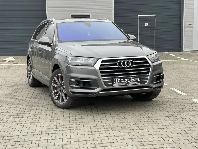 Audi Q7 - фото 2