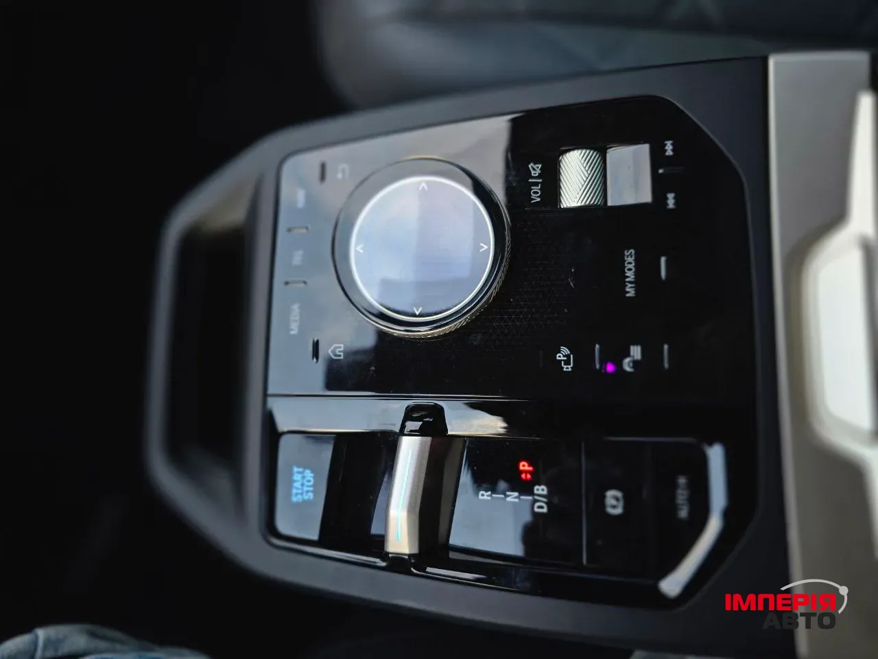 BMW iX - фото 21