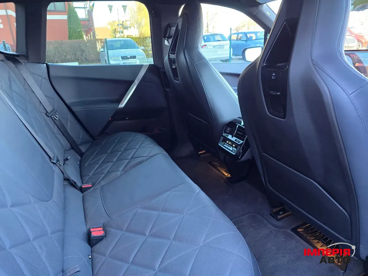 BMW iX - фото 12