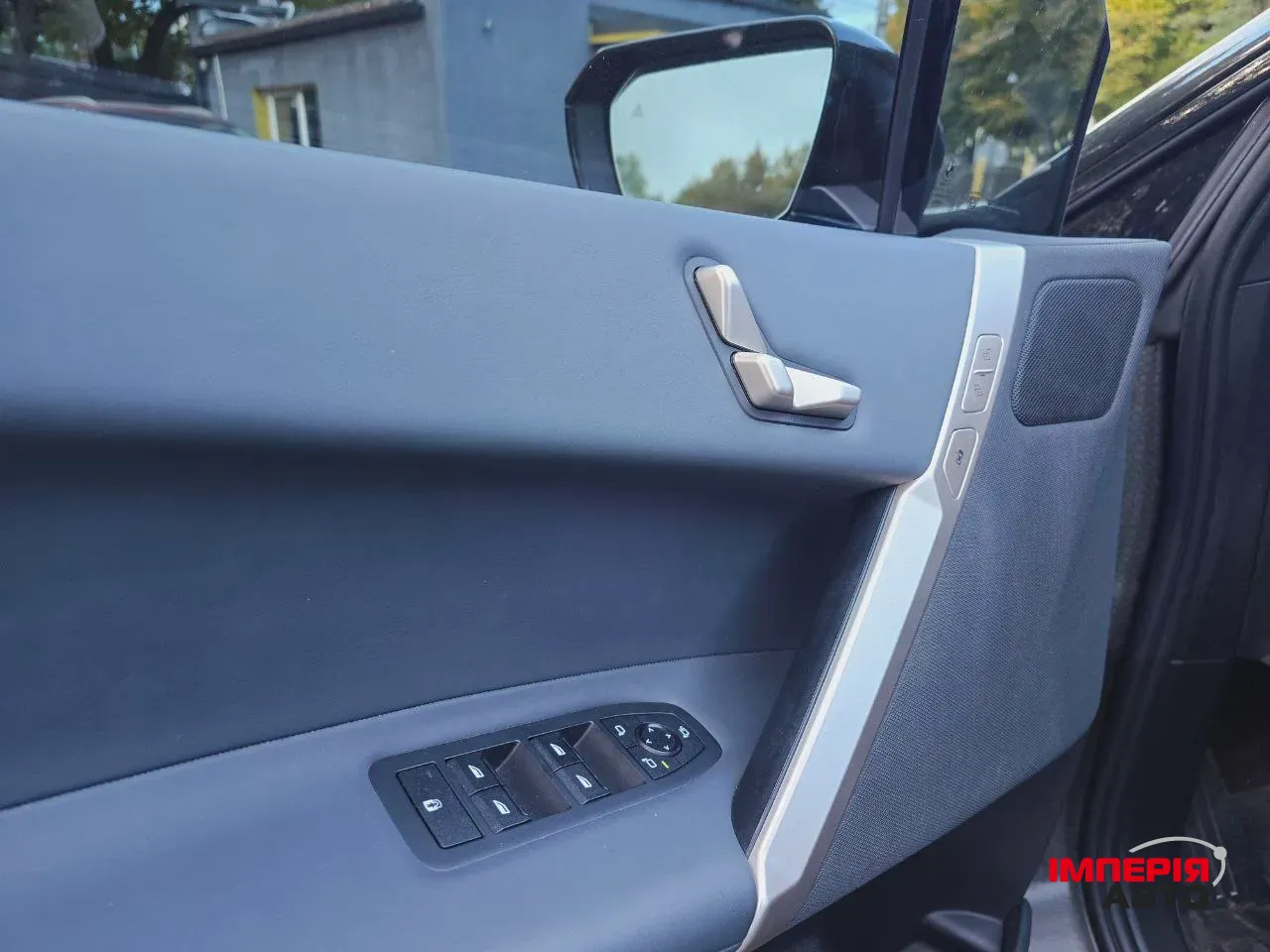 BMW iX - фото 17