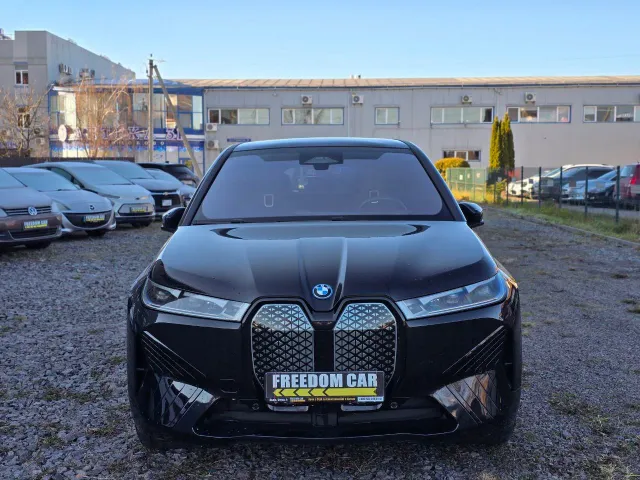 BMW iX - фото 2