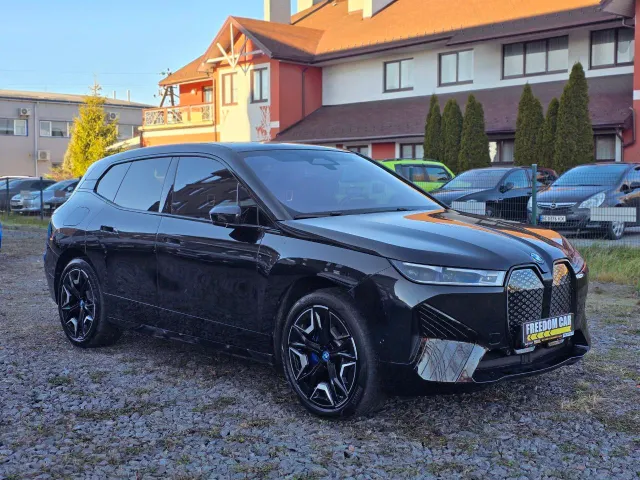 BMW iX - фото 3