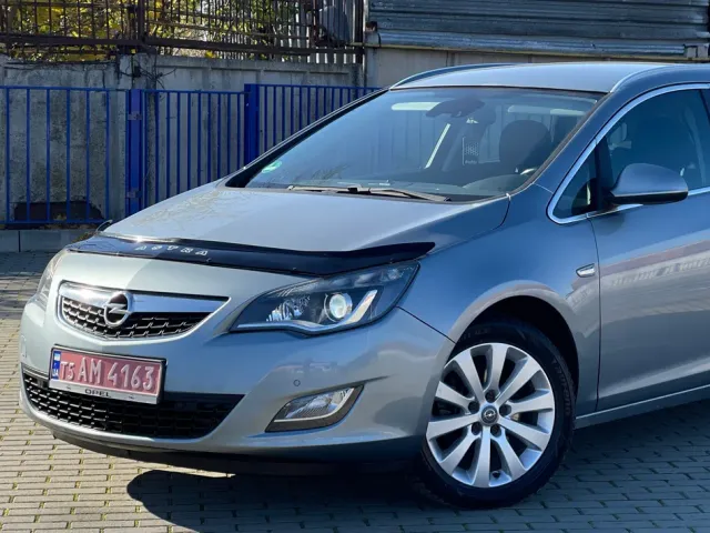 Opel Astra - фото 4