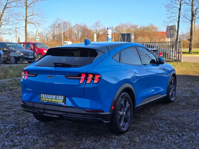 Ford Mustang Mach-E - фото 4