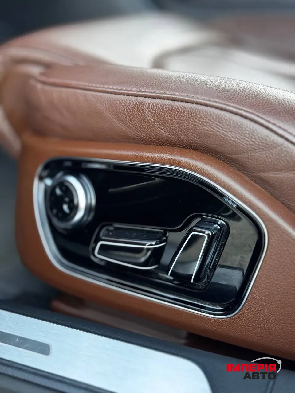 Audi A8 - фото 14