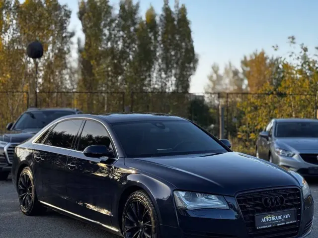 Audi A8 - фото 2