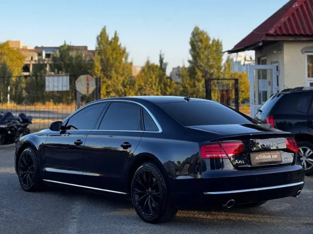Audi A8 - фото 5