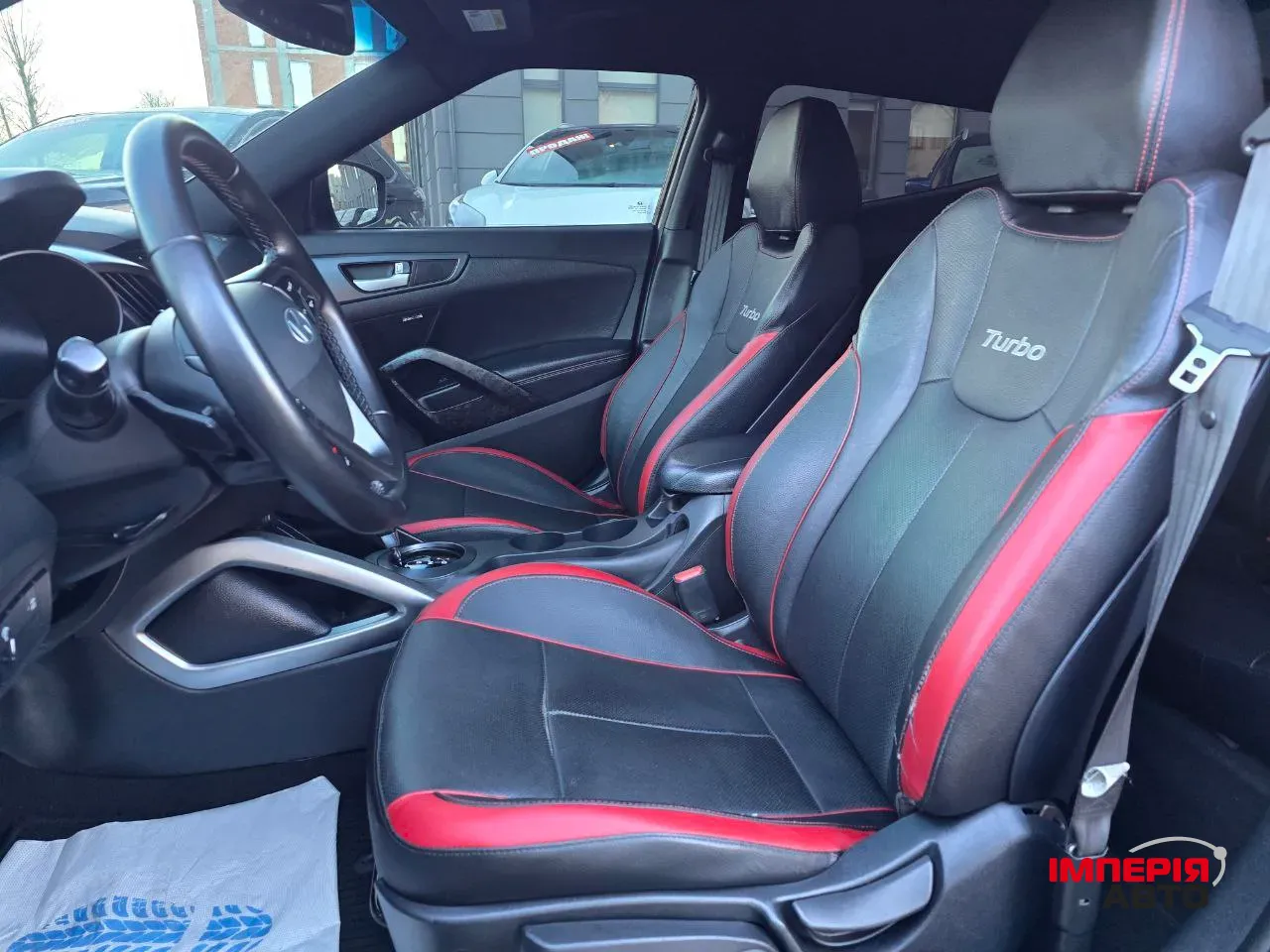 Hyundai Veloster - фото 10
