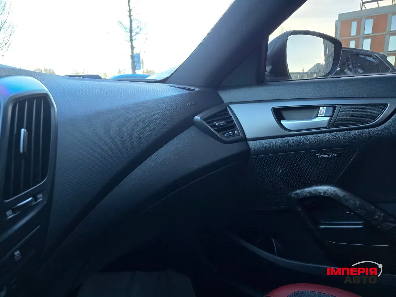 Hyundai Veloster - фото 18