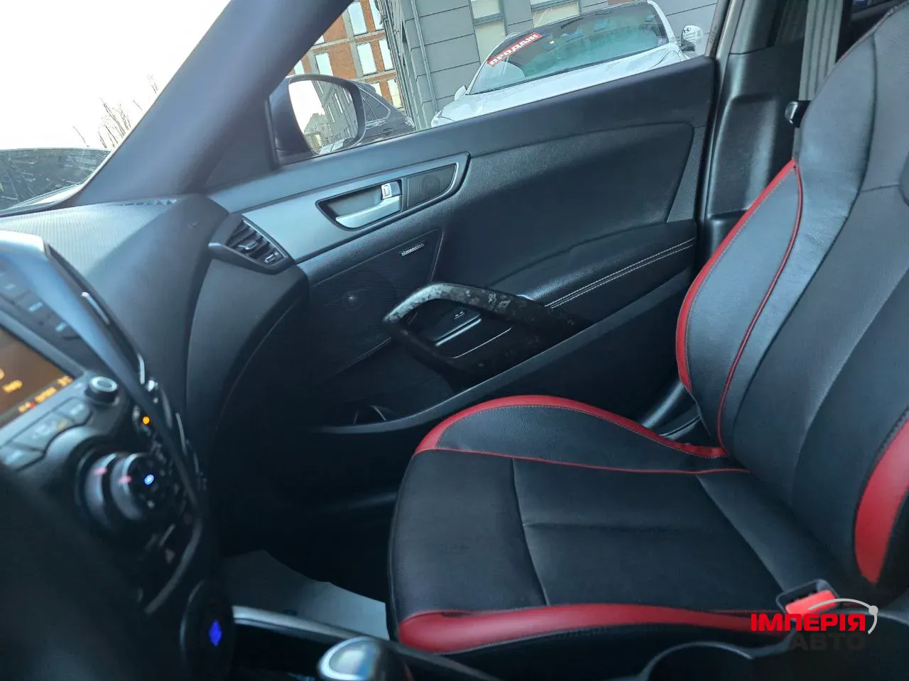 Hyundai Veloster - фото 17