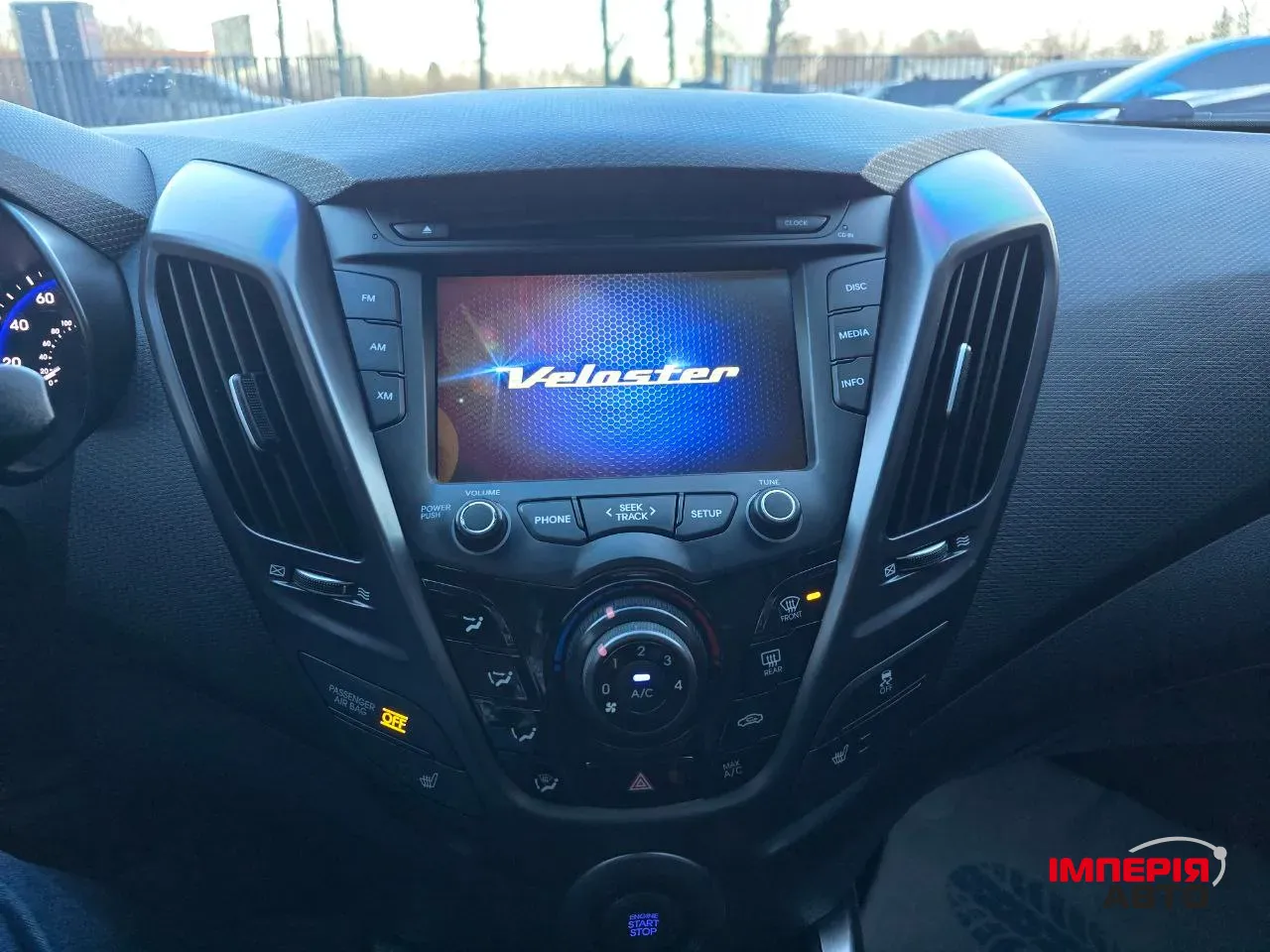 Hyundai Veloster - фото 15