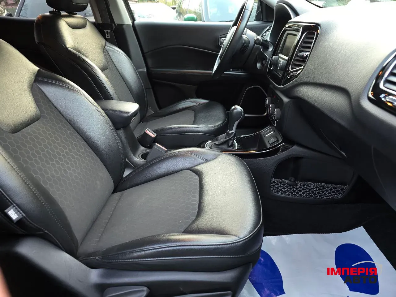 Jeep Compass - фото 7