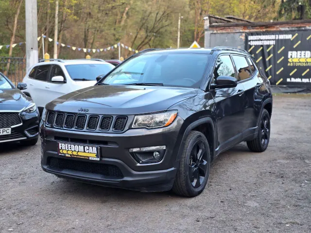 Jeep Compass - фото 1