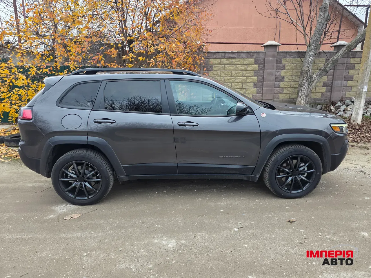 Jeep Cherokee - фото 3