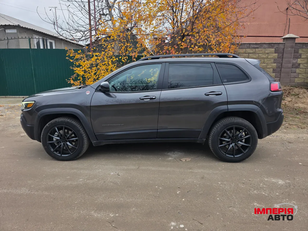 Jeep Cherokee - фото 2