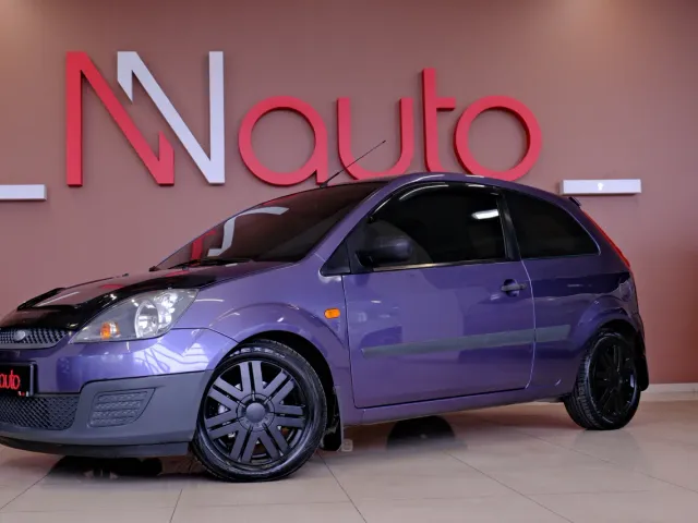 Ford Fiesta - фото 1