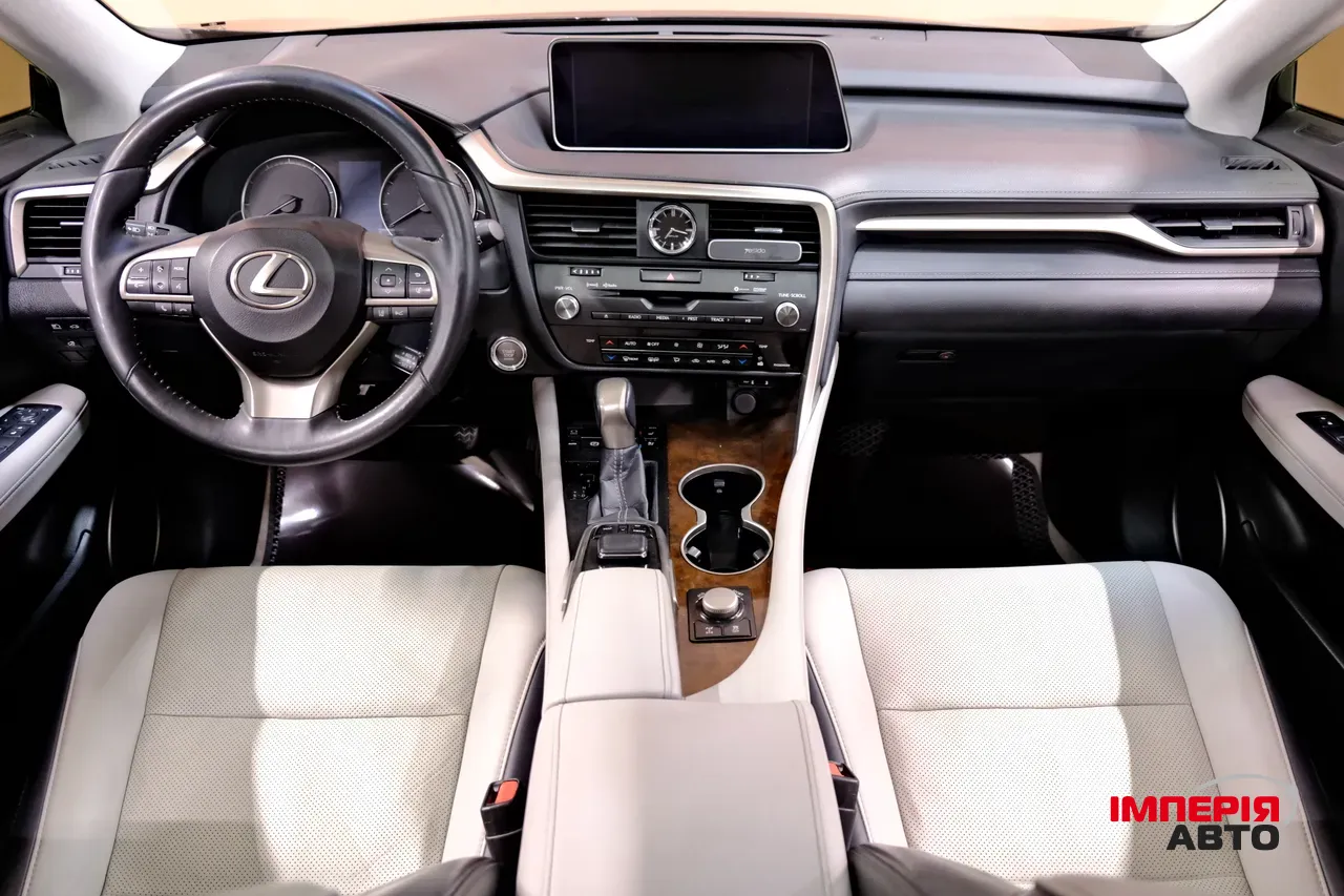 Lexus RX - фото 7