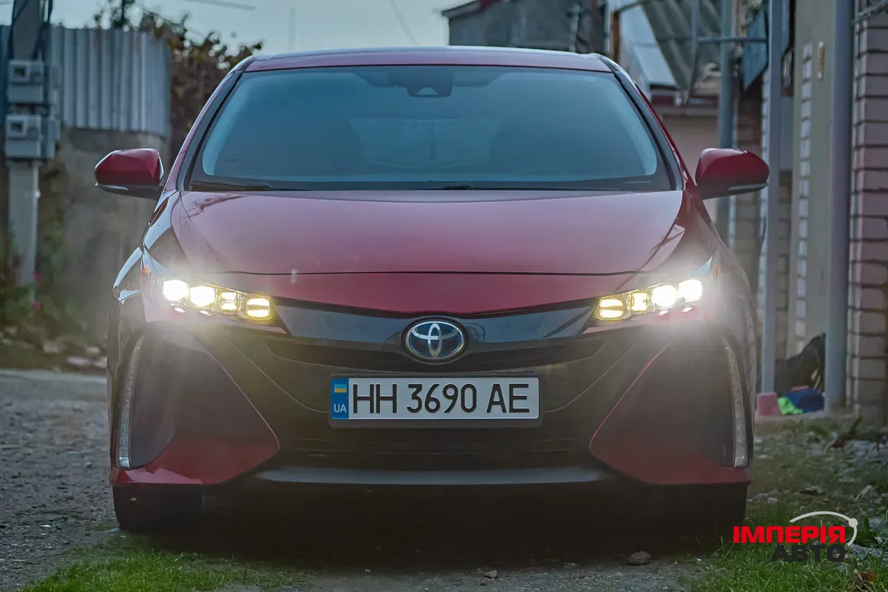 Toyota Prius - фото 1