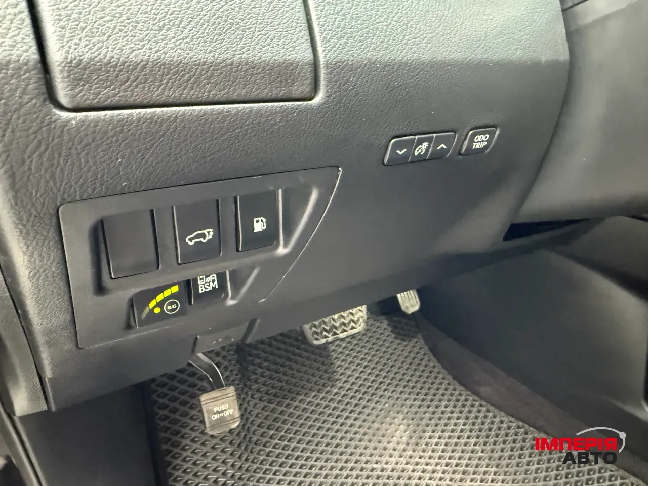 Lexus RX - фото 11