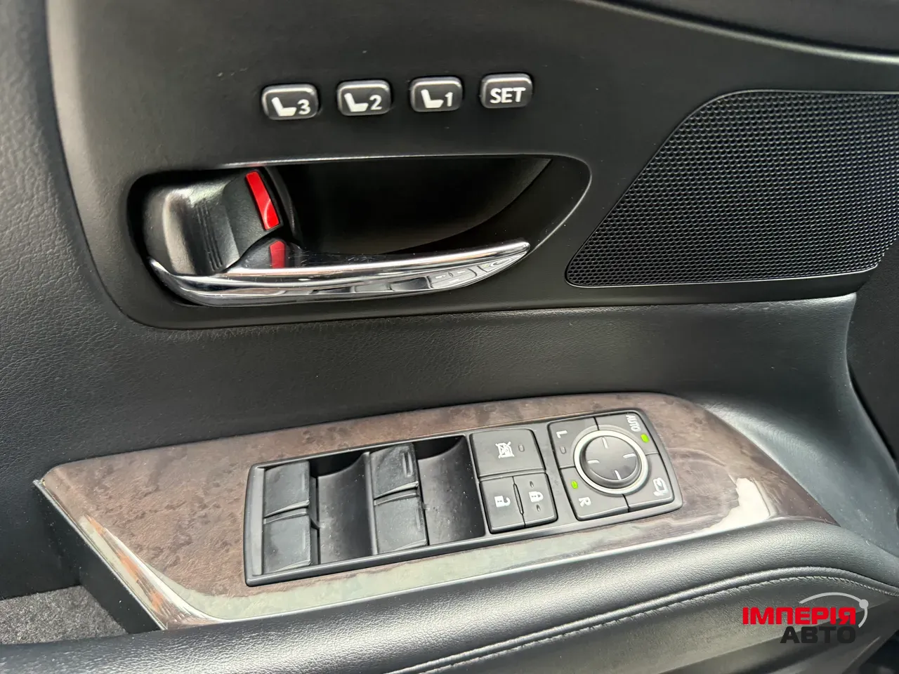 Lexus RX - фото 10