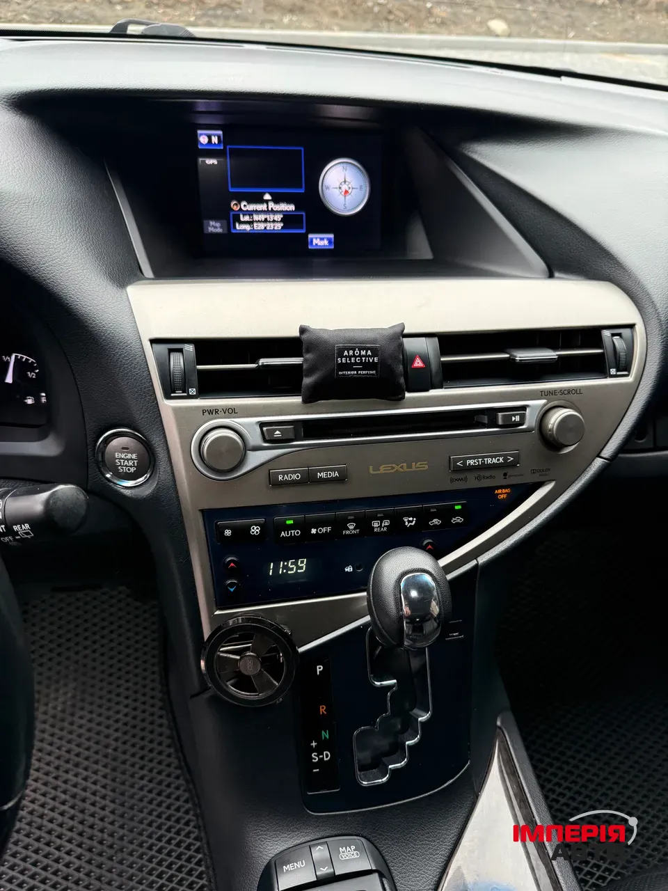 Lexus RX - фото 13