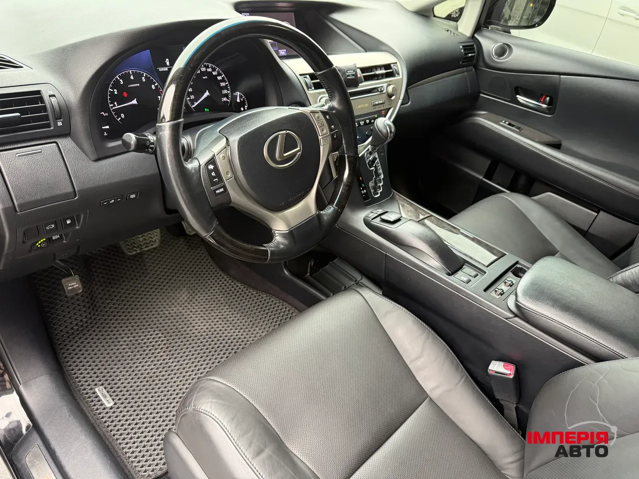 Lexus RX - фото 7