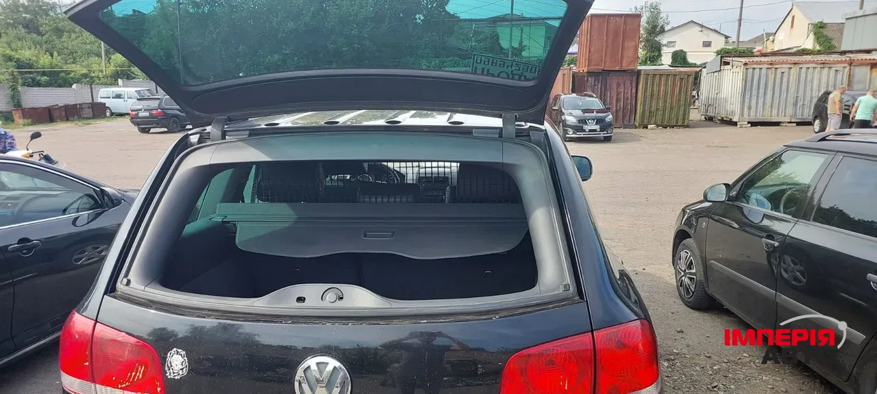 Volkswagen Touareg - фото 11