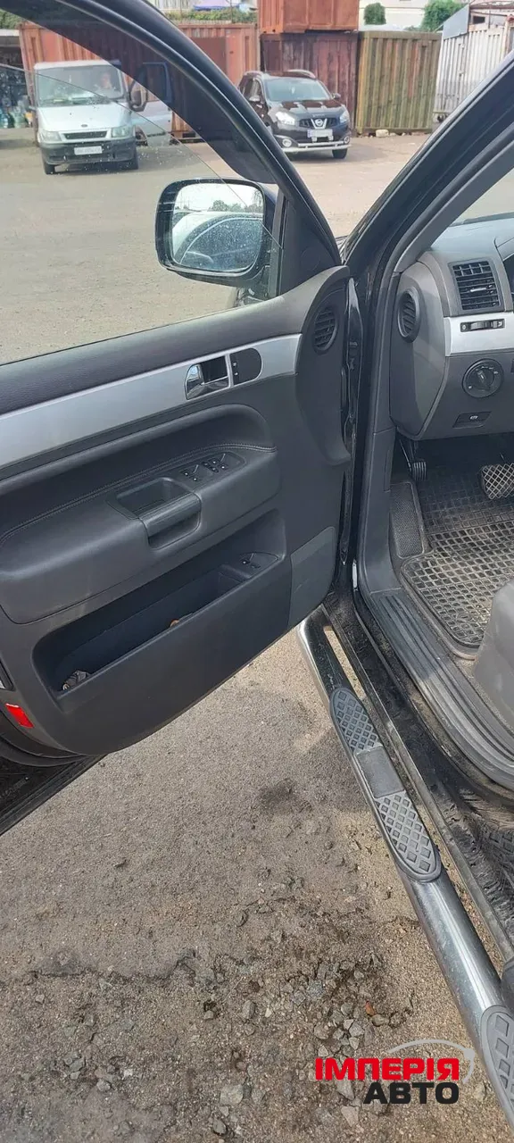 Volkswagen Touareg - фото 6