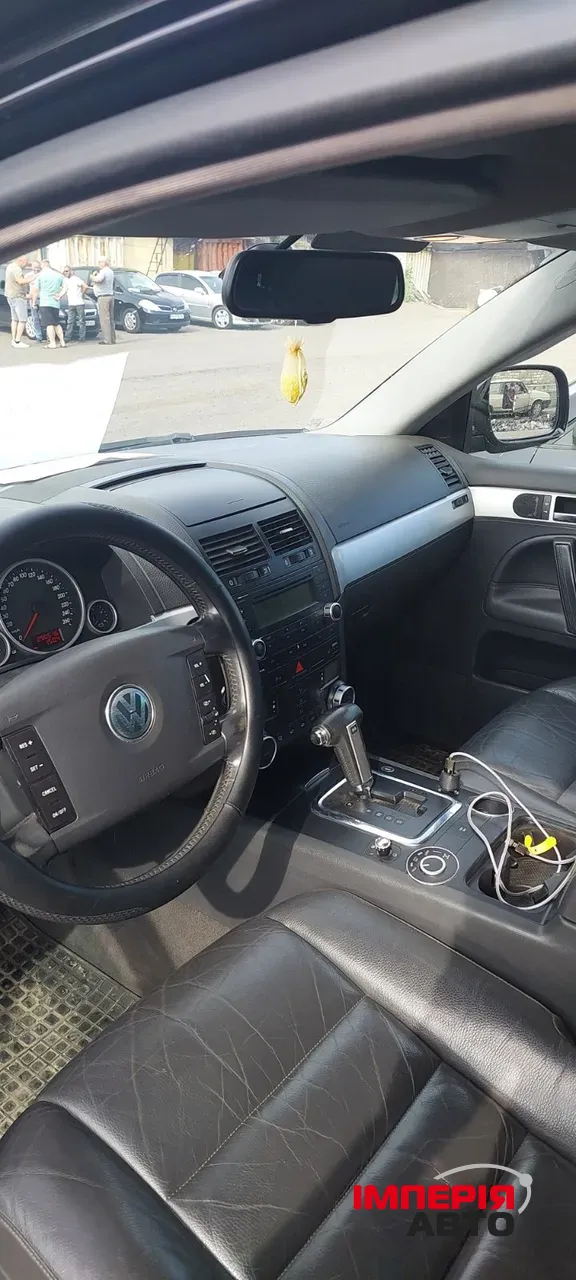 Volkswagen Touareg - фото 13