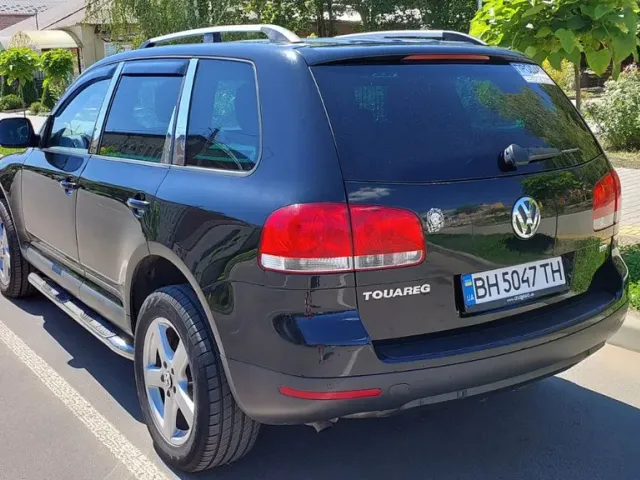 Volkswagen Touareg - фото 4