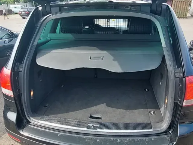 Volkswagen Touareg - фото 2