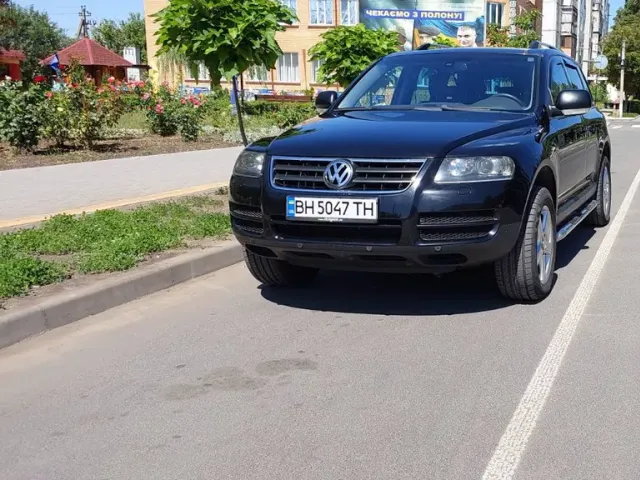 Volkswagen Touareg - фото 1