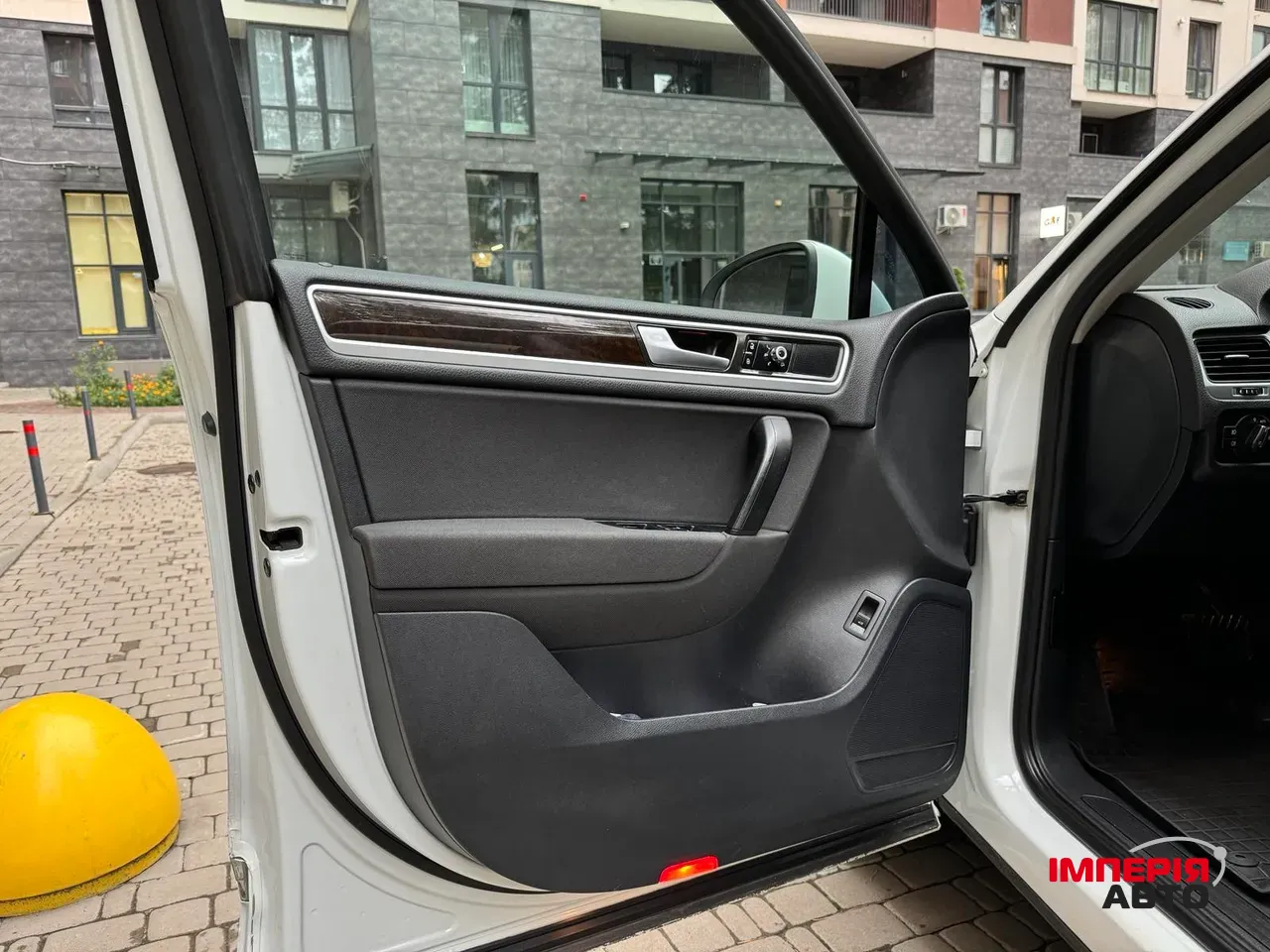 Volkswagen Touareg - фото 9