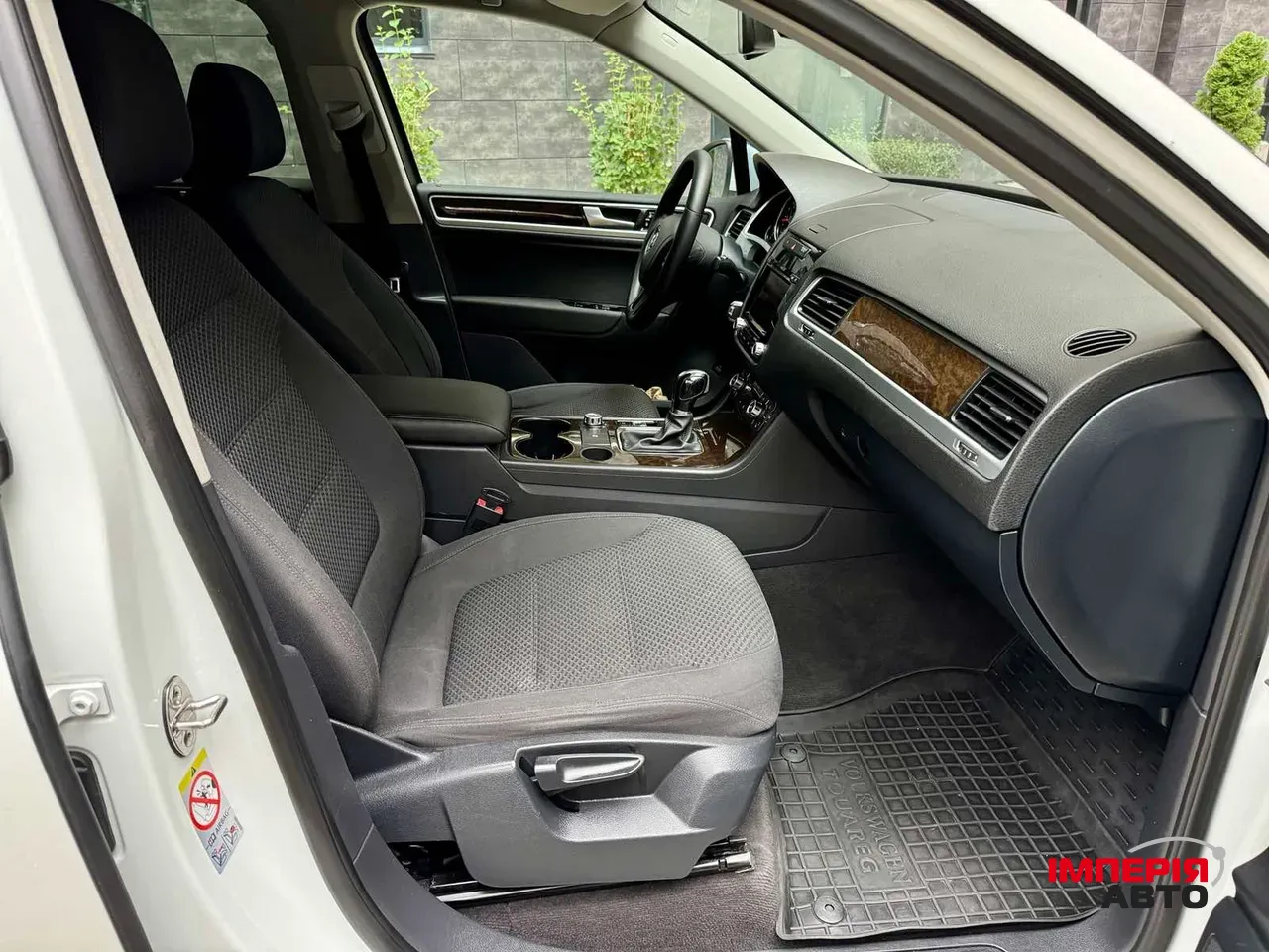 Volkswagen Touareg - фото 14