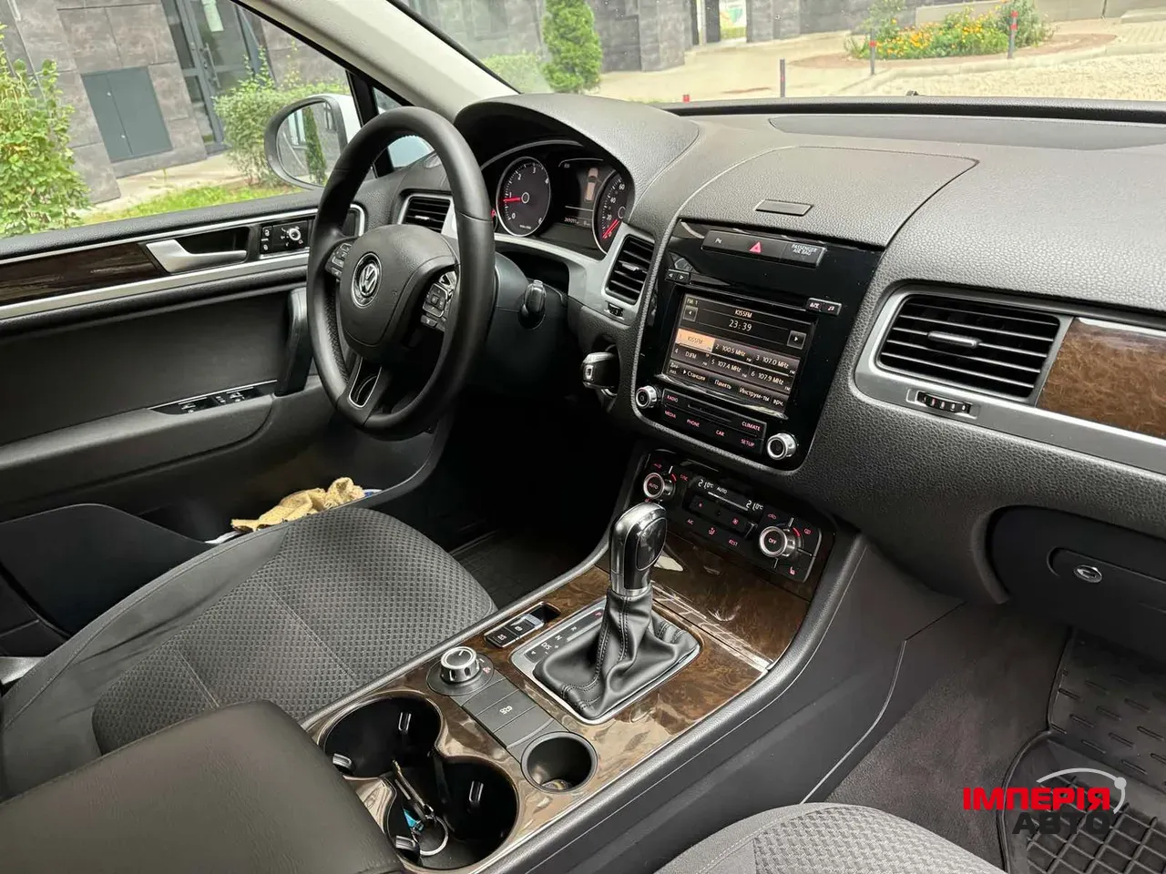 Volkswagen Touareg - фото 13